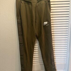Nike Men's Joggers in Olive and Dark Brown